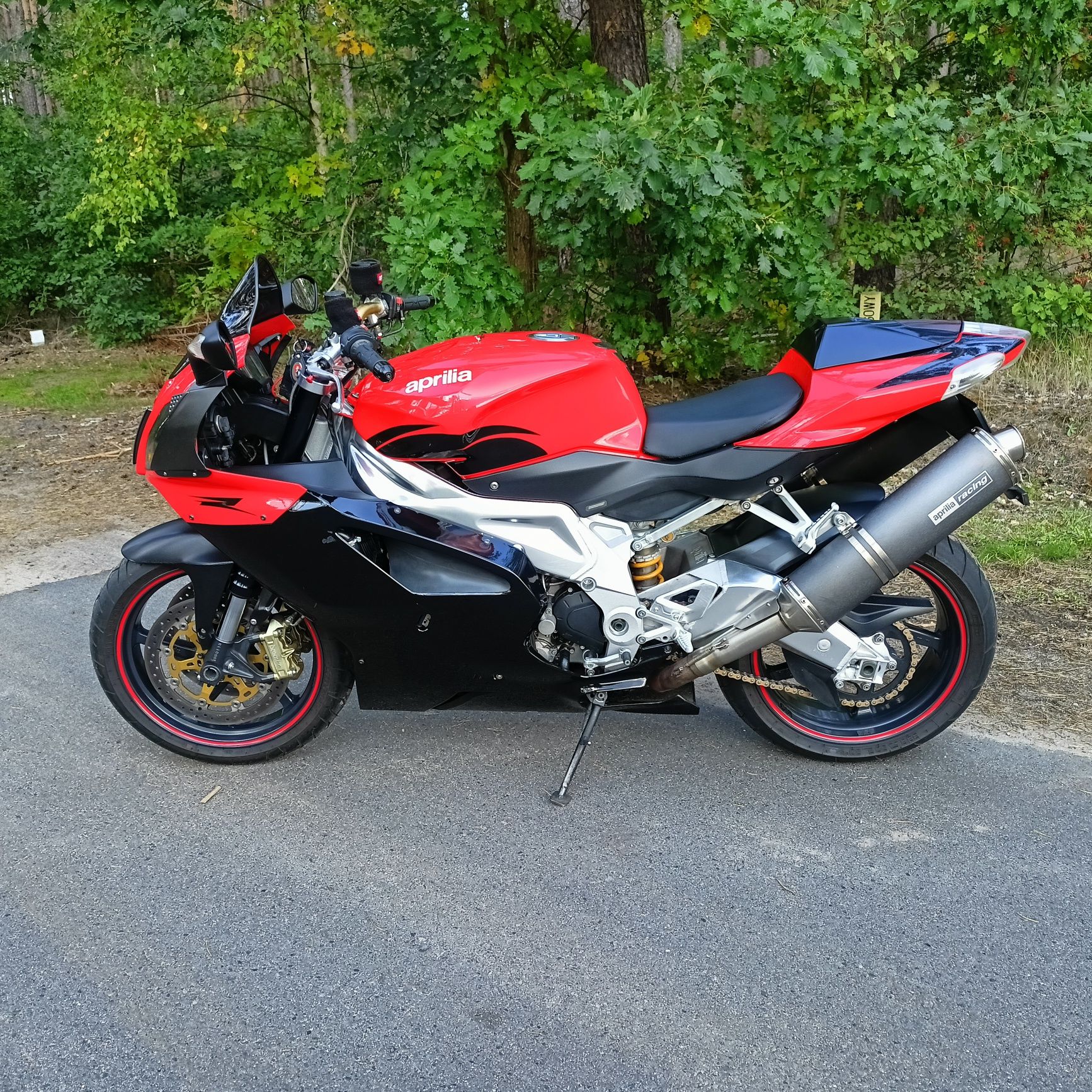 Aprilia RSV1000R