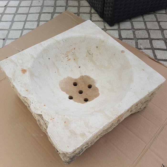 Bebedouro em mármore