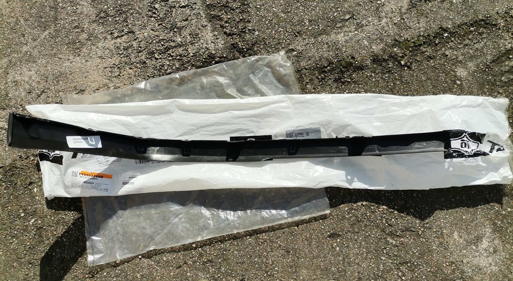 Spojler zderzaka Toyota