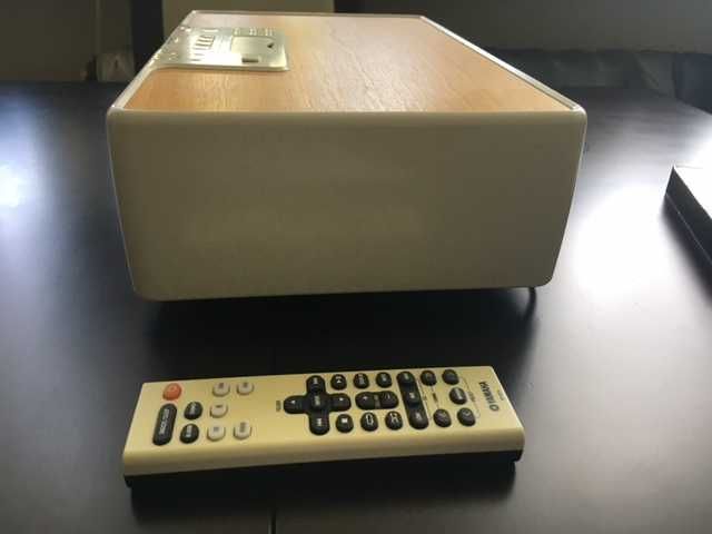 Radio Yamaha TSX-B232 z pilotem