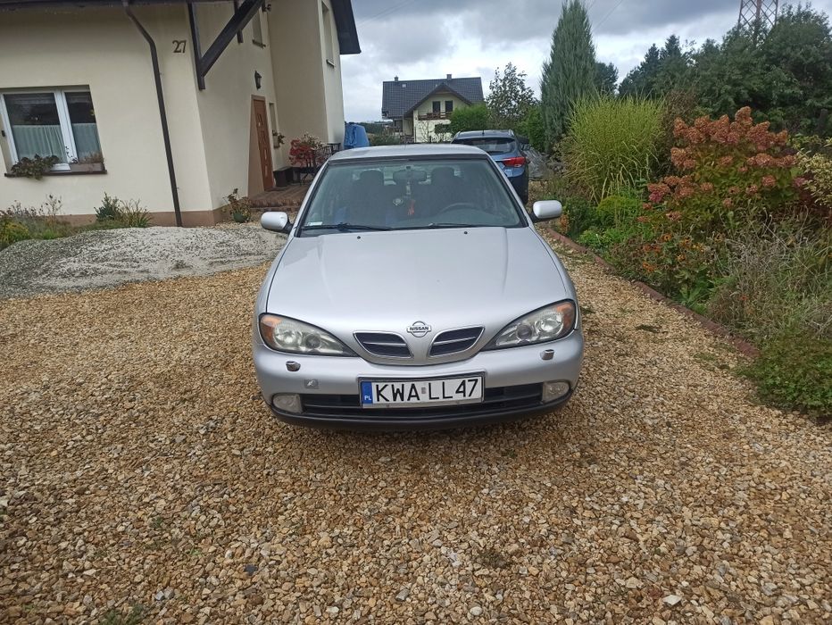 Nissan Primera p11 sedan
