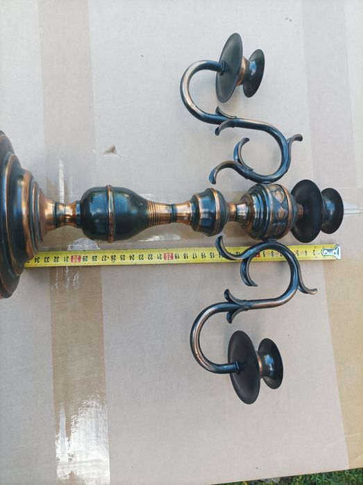 Świecznik miedziany.