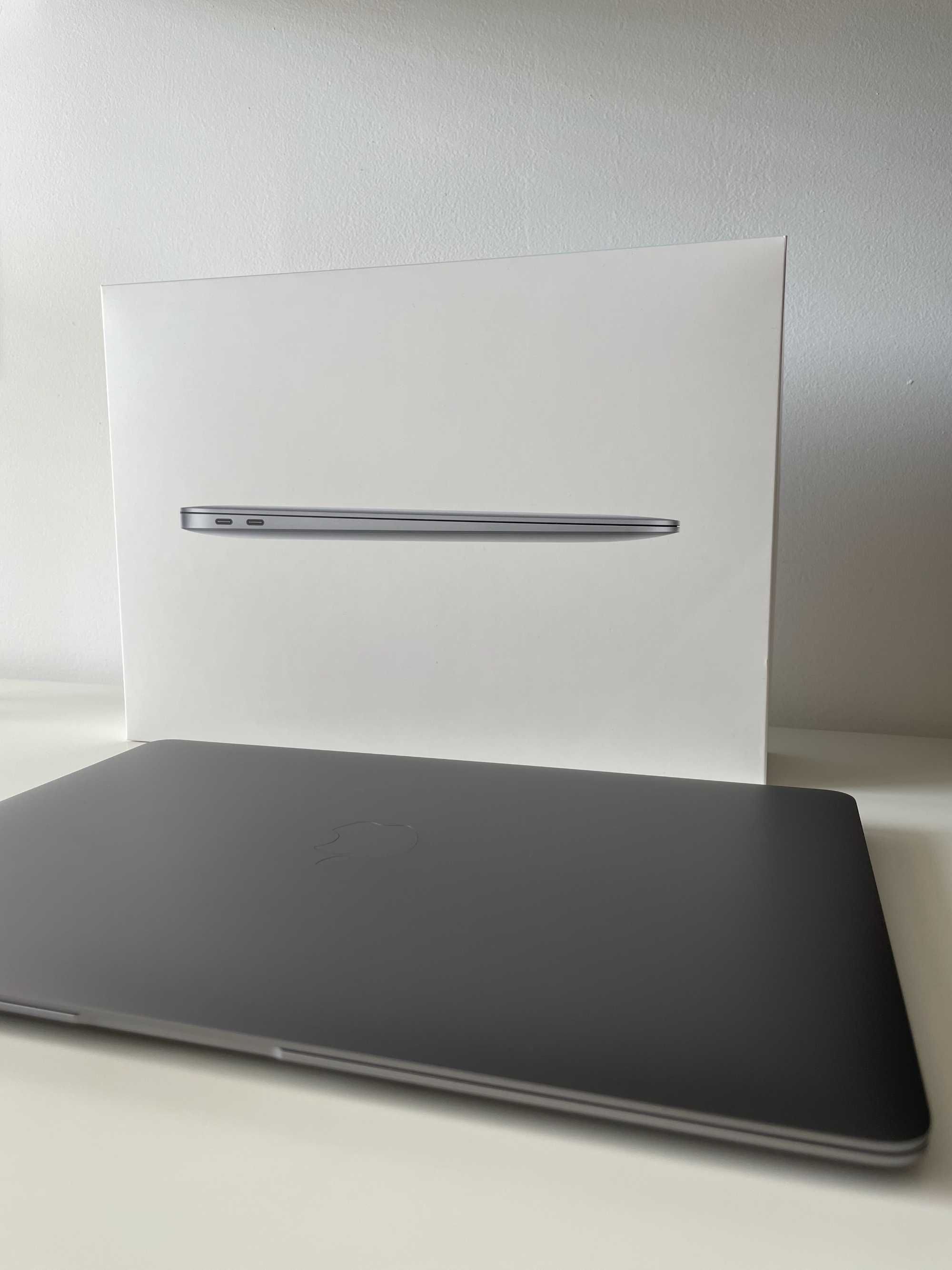 Apple MacBook Air 13” M1 8GB RAM / 256GB