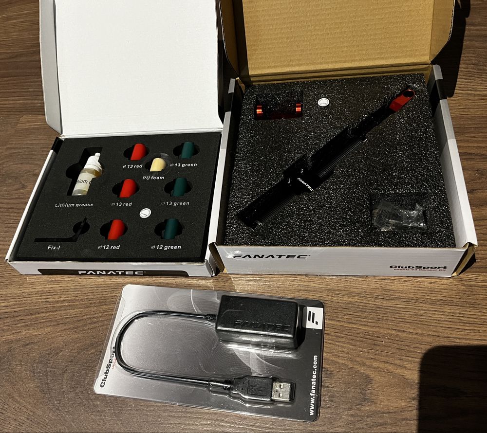Zestaw Fanatec+stelaż z fotelem+monitor