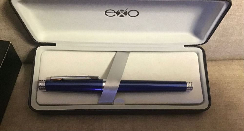 Pióro wieczne EXO granatowe w etui.