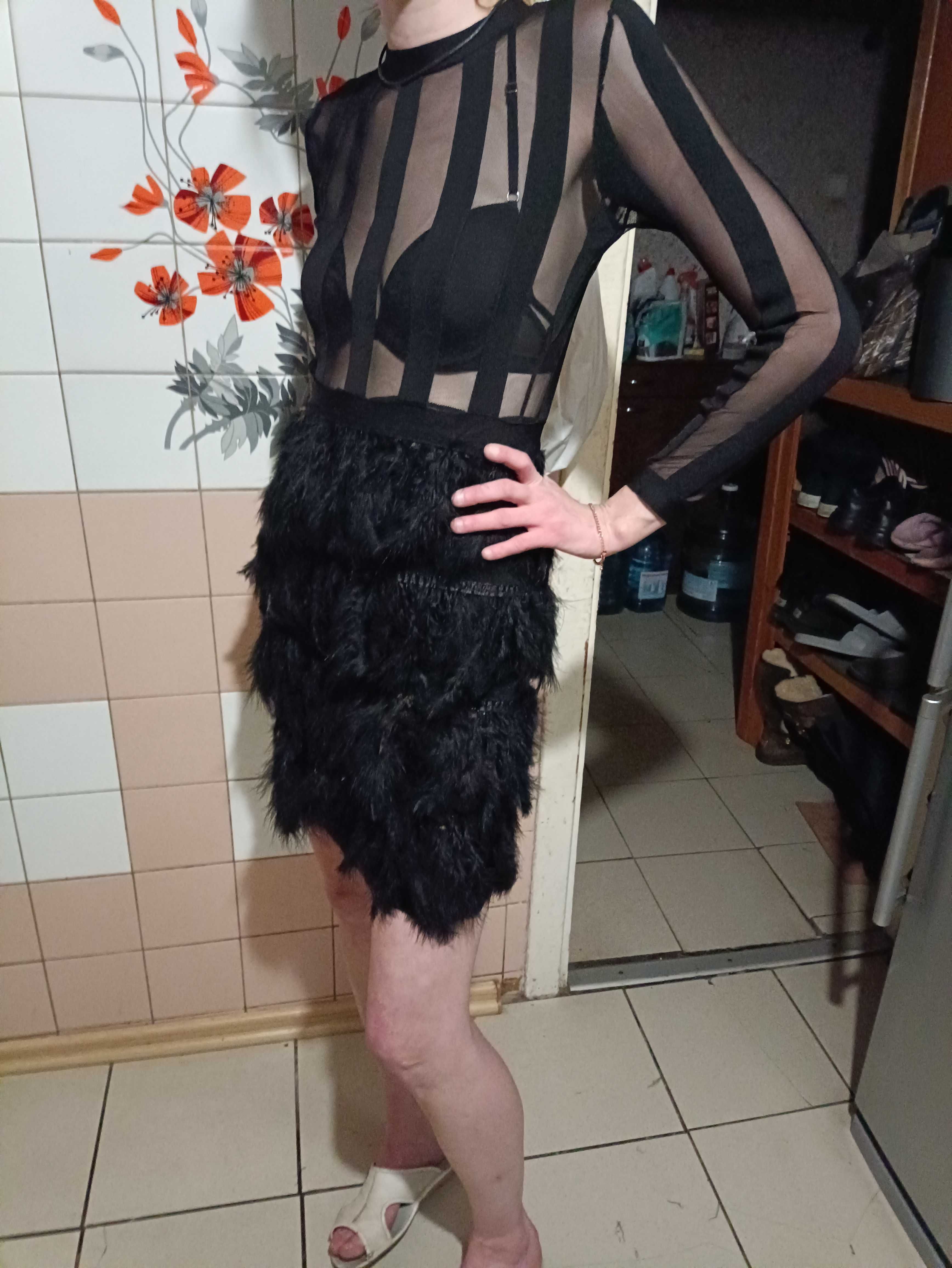 Платье женское эксклюзивное с перьями страуса.