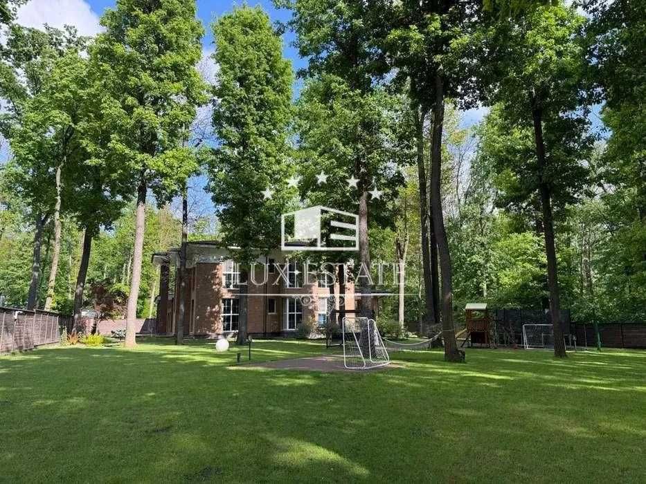 Продажа эксклюзивного участка в престижном КГ "Лесное"