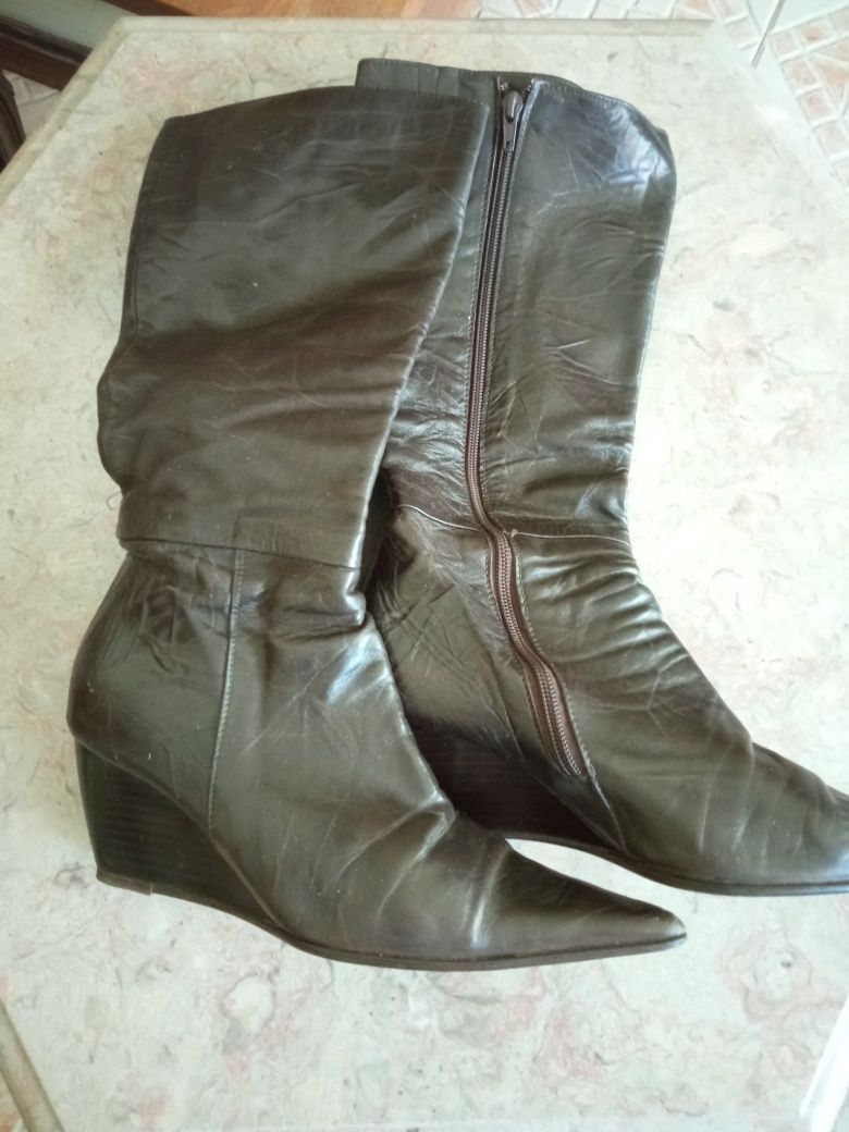 3  pares de Botas como NOVAS