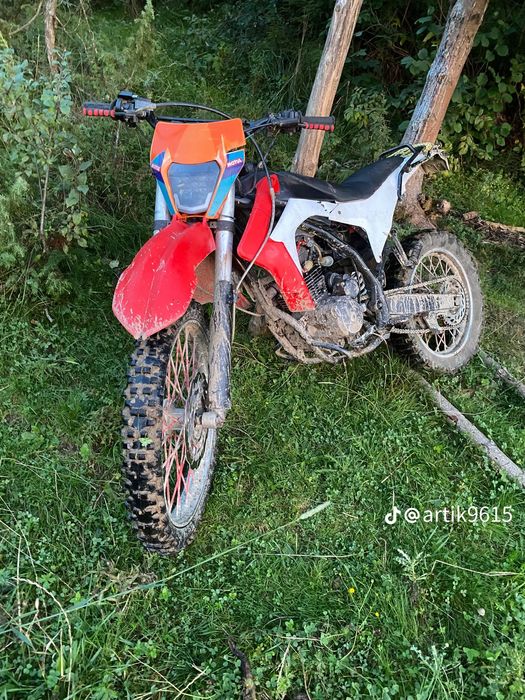 Продам мотоцикл 250 кубів срочно