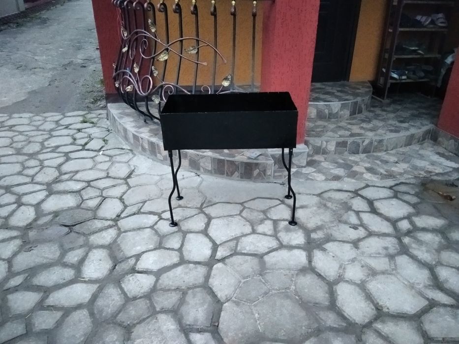 Мангал на 11 шампурів