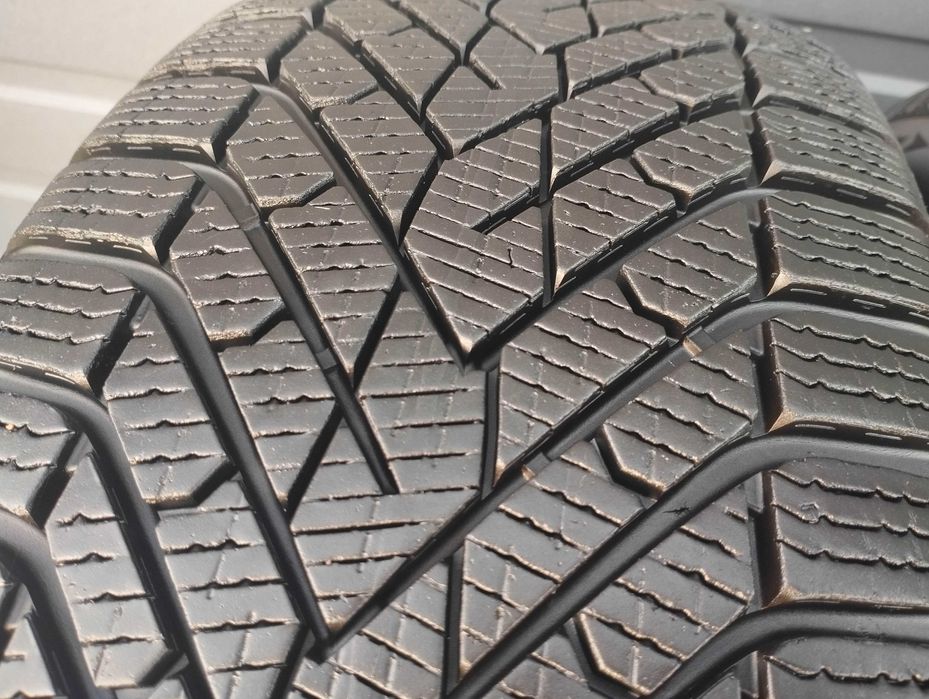 PIRELLI Cinturato Winter 225/55r17 101V XL 2szt Para 8mm Jak NOWE
