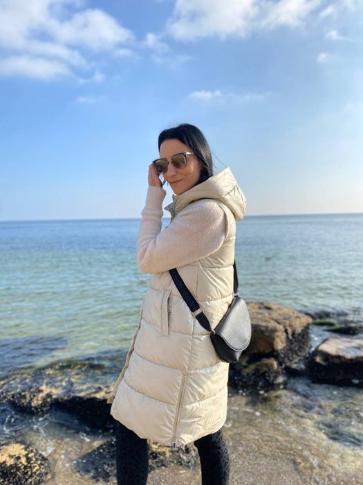 Жилетка в хорошем состоянии. Средней плотности. Без изьянов.