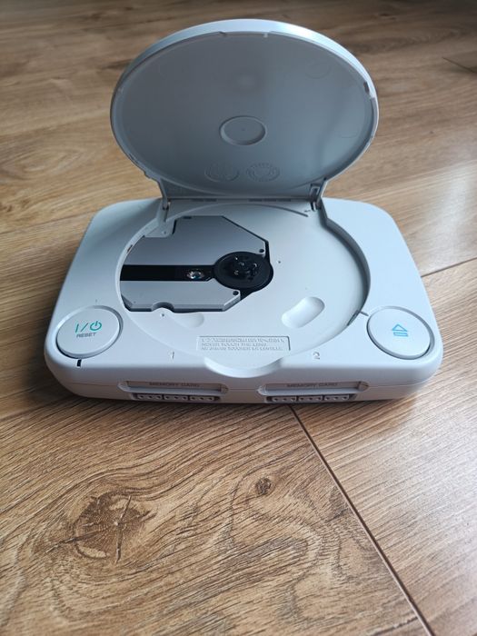 Konsola Sony PlayStation 1 slim SCPH-102 z 2 kontrolerami