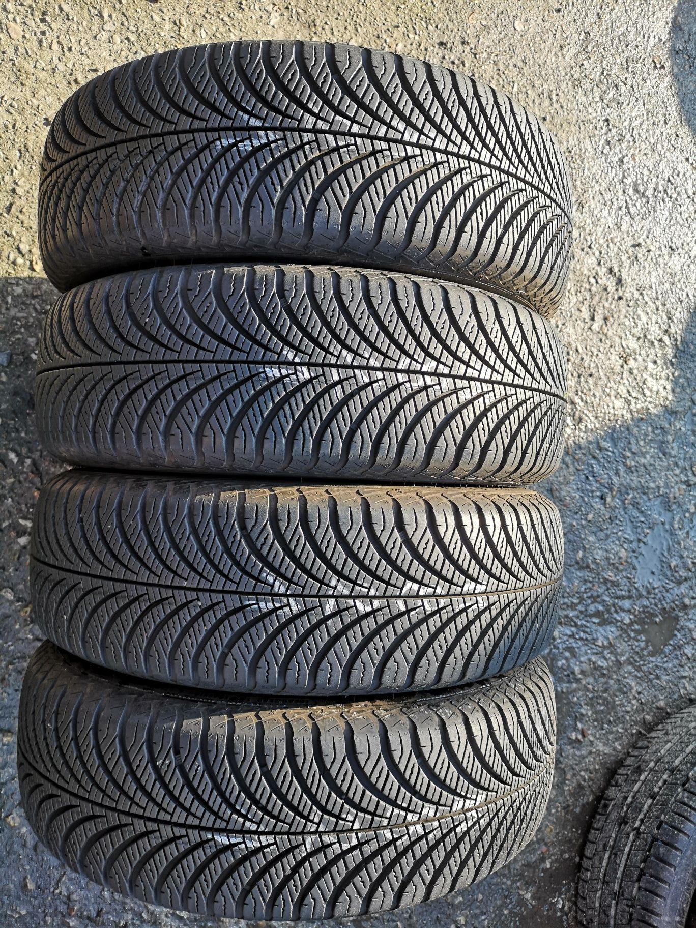 Opony wielosezonowe 165/65/14 Goodyear 4szt 7mm