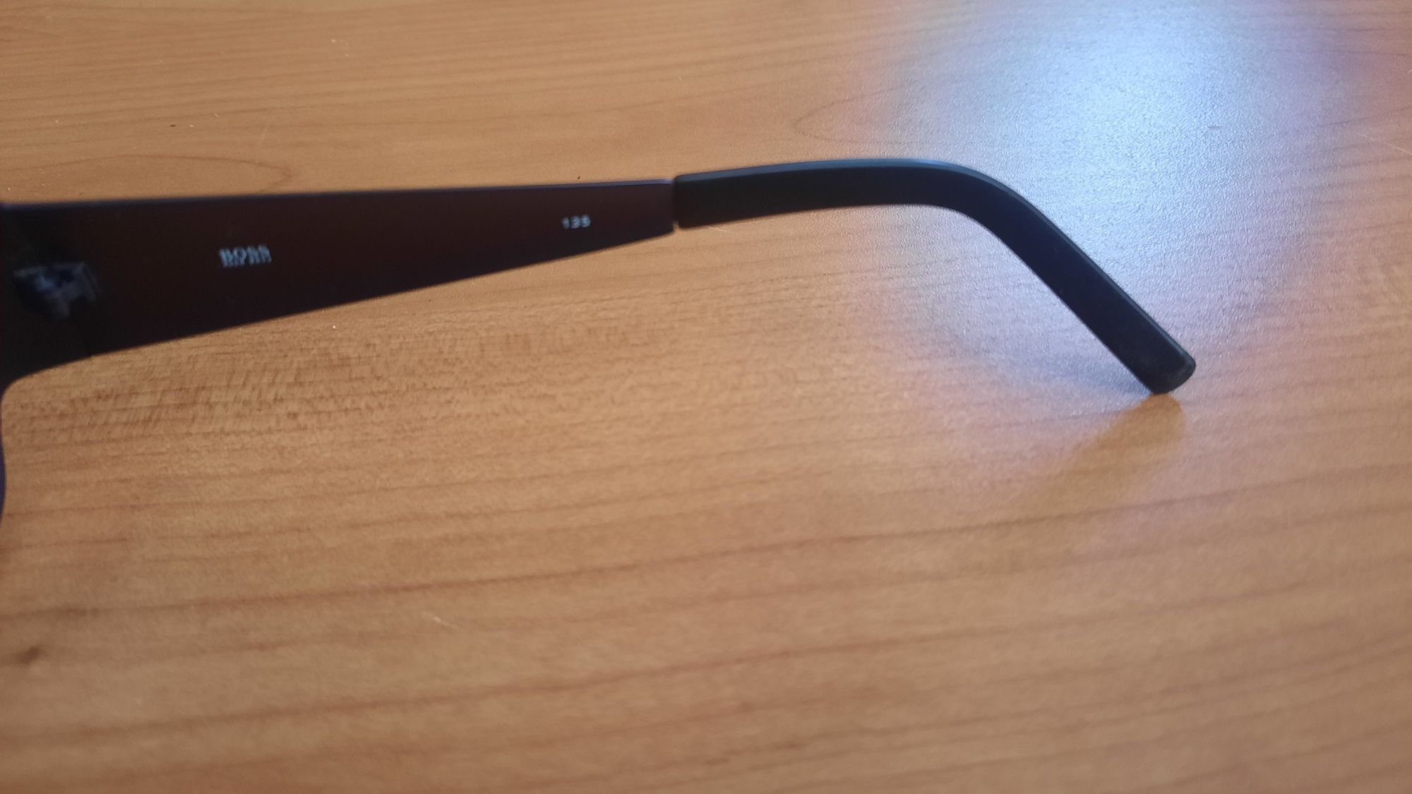 Okulary przeciwsłoneczne Hugo Boss HB5738 BL 135