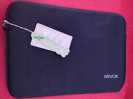 uszkodzony pokrowiec / etui na laptopa arvok 12 cali czarny opis