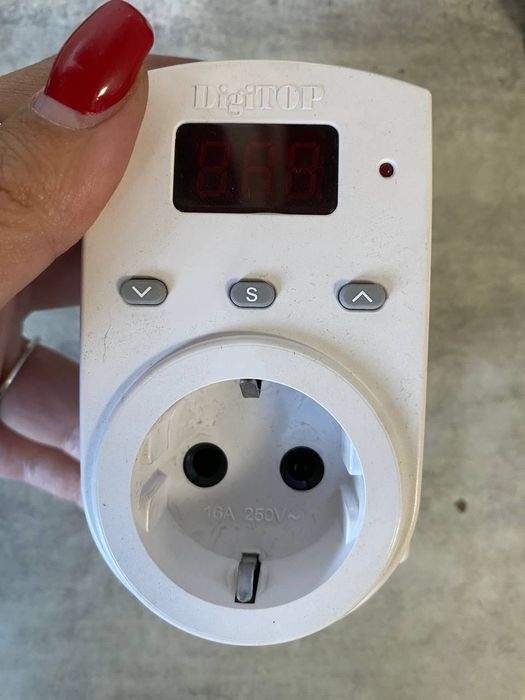 Автоматичні вимикачі, розетки, переноски