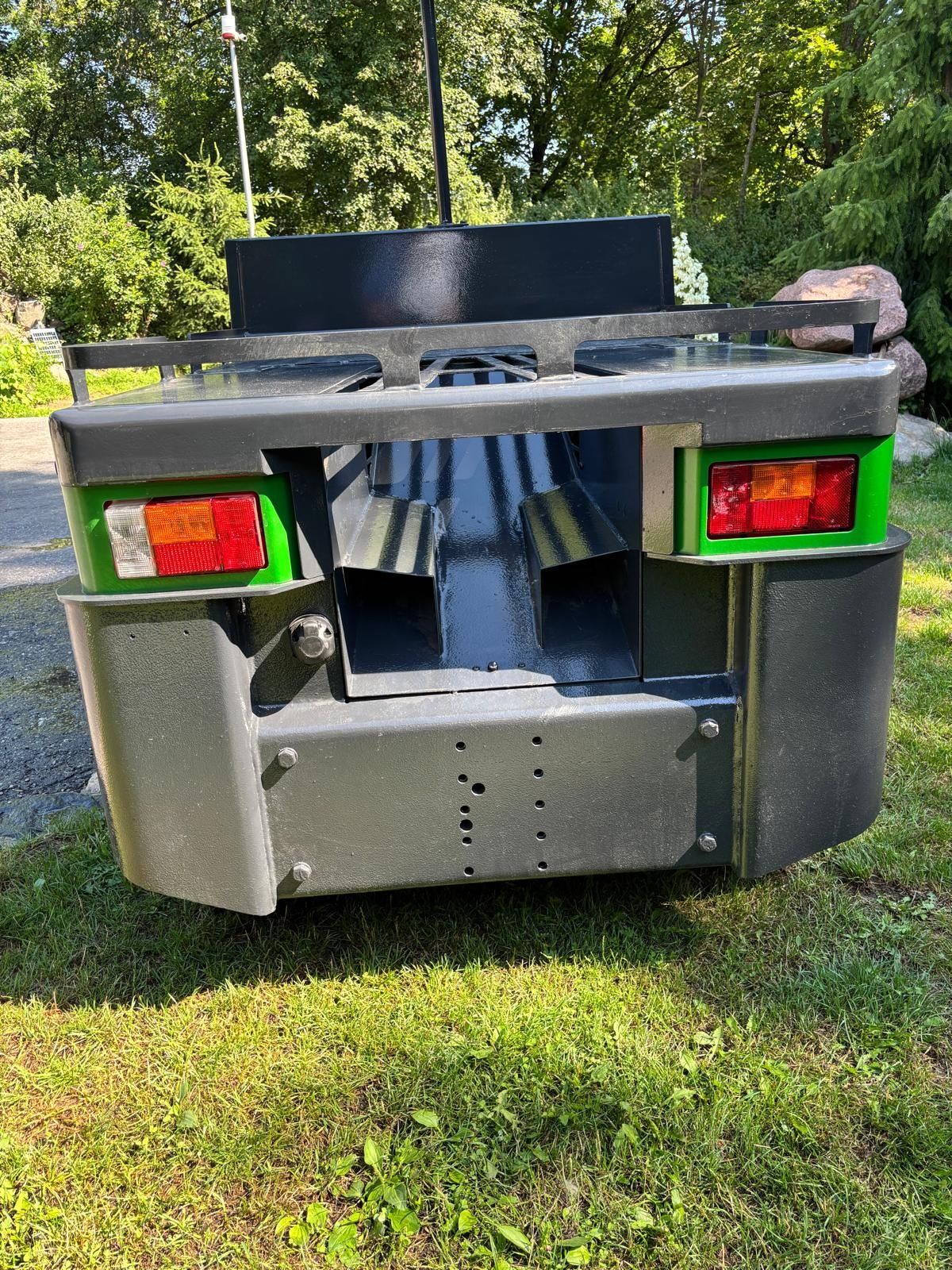 Wózek ciągnikowy linde P250