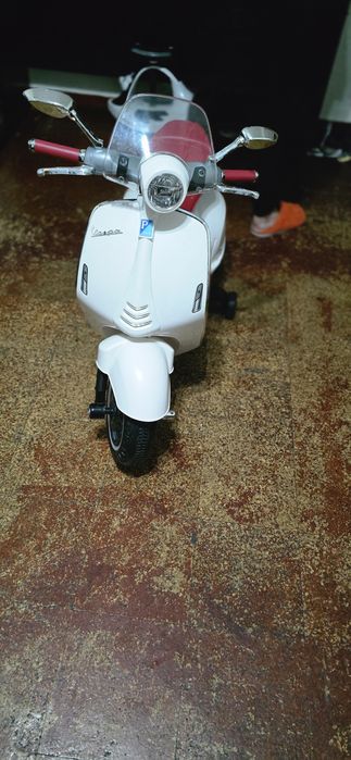 Scooter Vespa para crianças