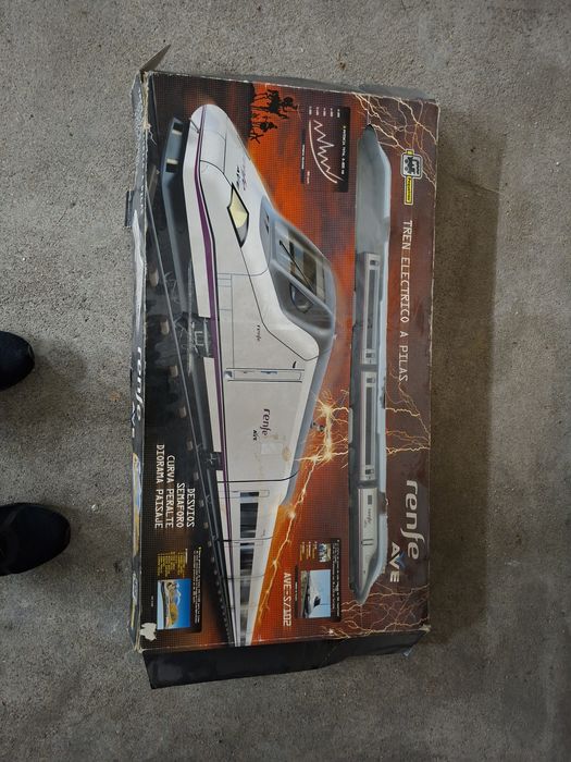 Comboio eletrico a pilhas