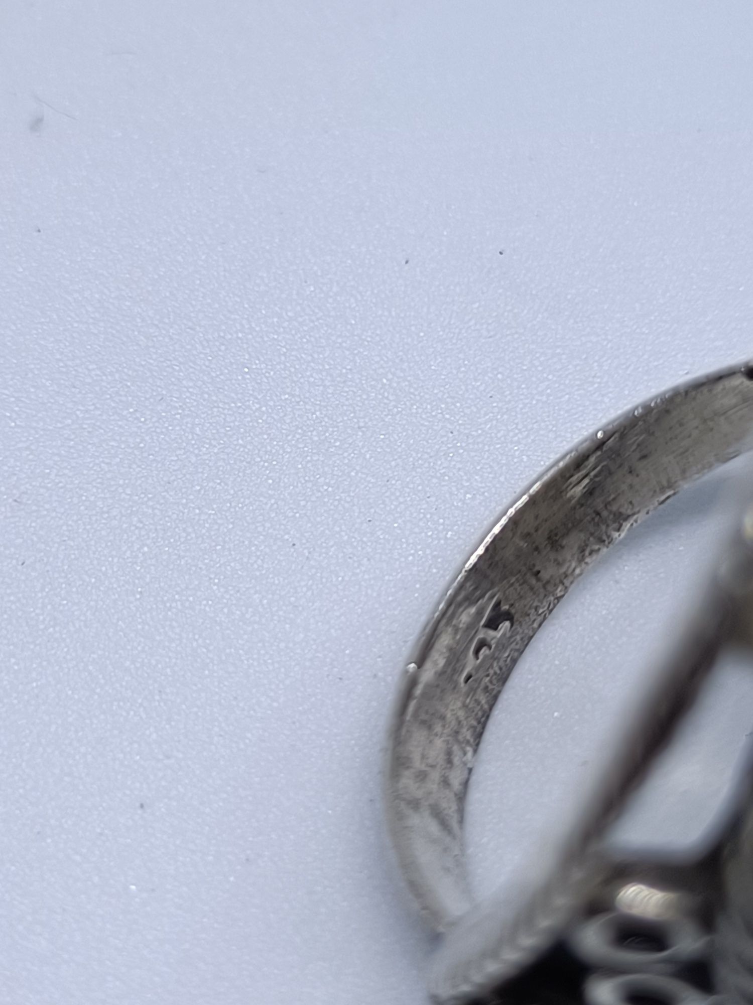 Widoczny pierścionek z karneolem ze srebra, srebro 925