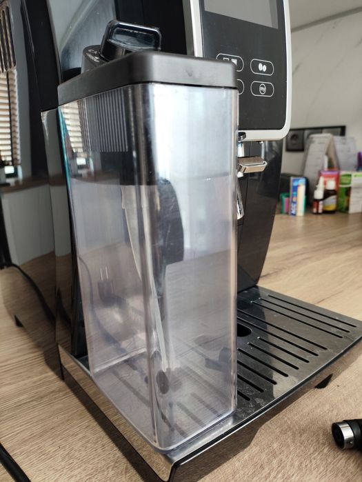 Ekspres do kawy DeLonghi Dinamica plus