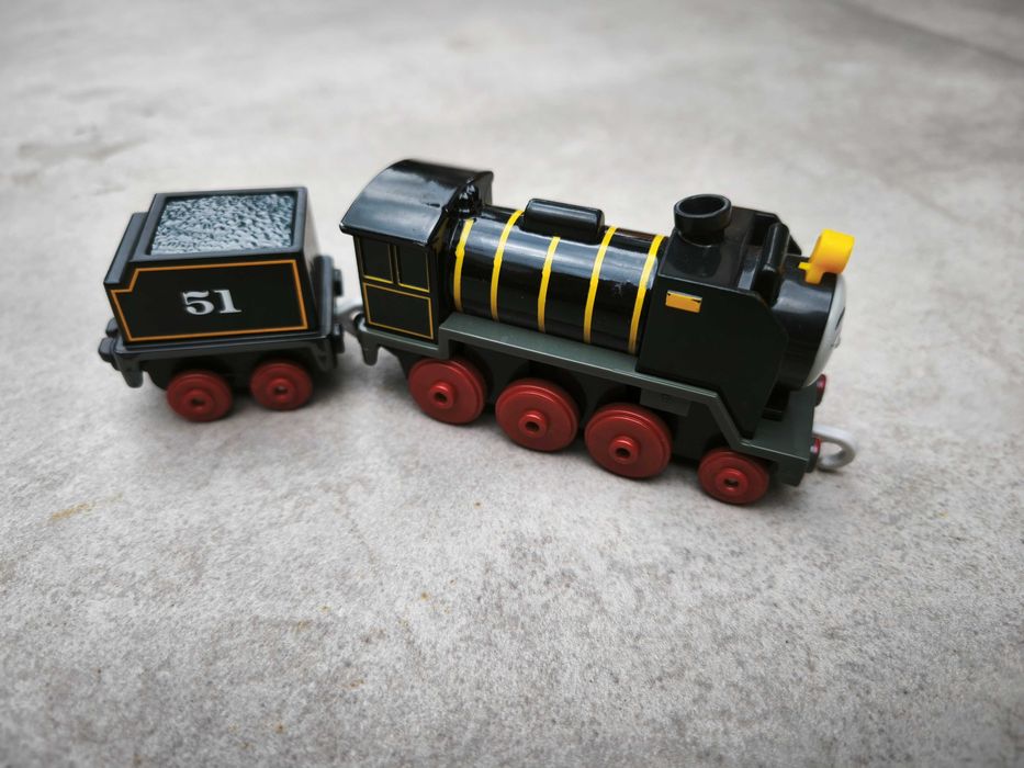 Tomek i Przyjaciele metalowa lokomotywa Hiro Hirek z wagonikiem