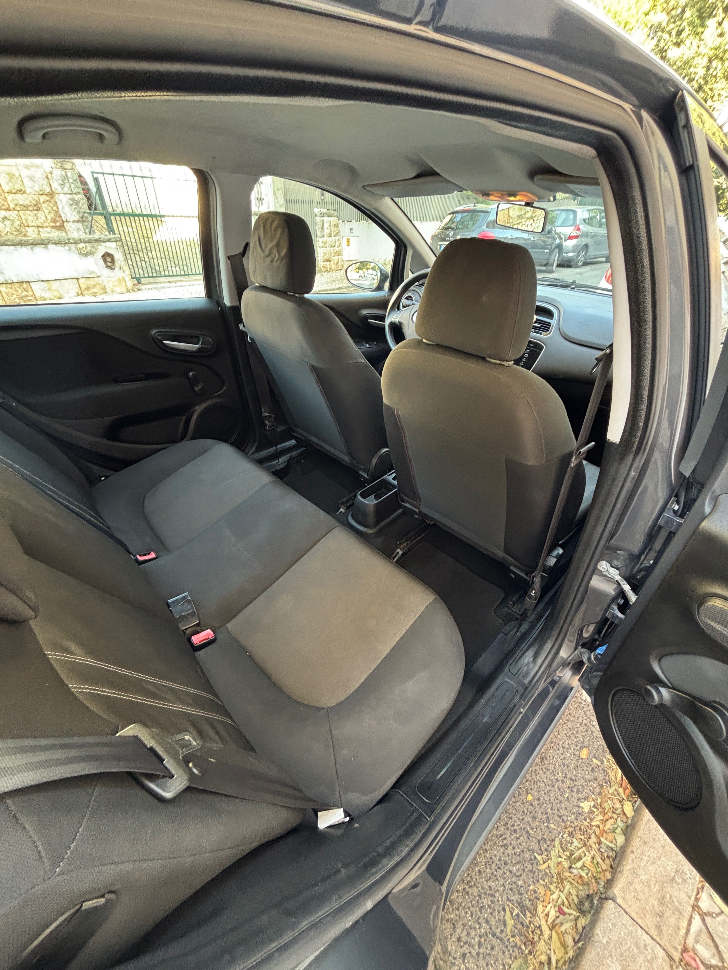 Fiat Punto 2014  em bom estado de conservação