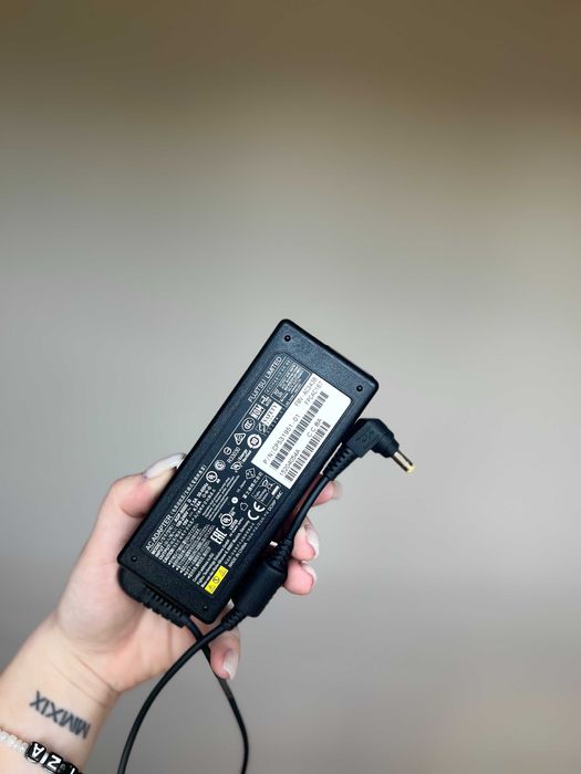 ОПТ/РОЗДРІБ Оригінальна Зарядка Fujitsu 90W/19V-4.5A/5.5*2.5/БЖ/100+шт