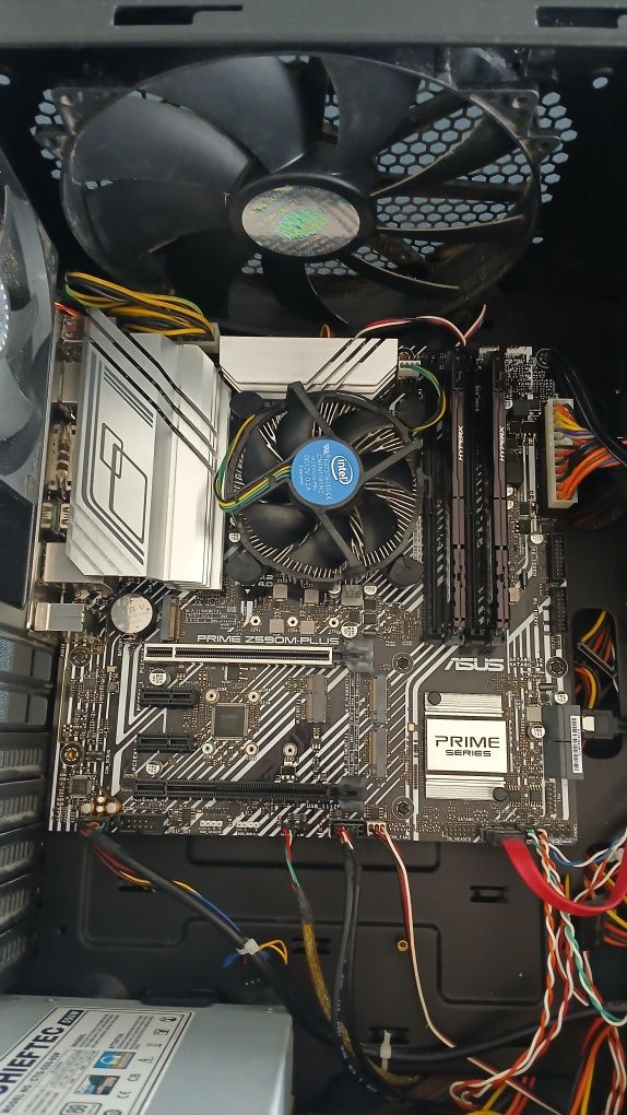 i7 7700--i3 10100 Ram DDR4 16Gb 3200Mhz GtX1070 8Gb RayTracing  SSD 1T