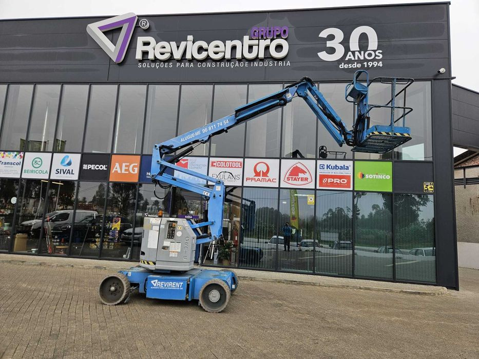 Vende plataforma articulada elétrica Genie de 12m