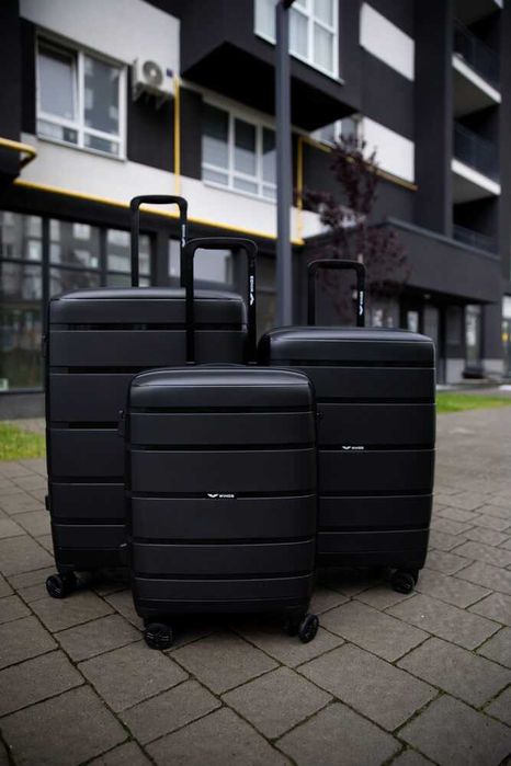 Валіза Чемодан WINGS HWF03 Поліпропілен (не тріскає!) на 4-х колесах