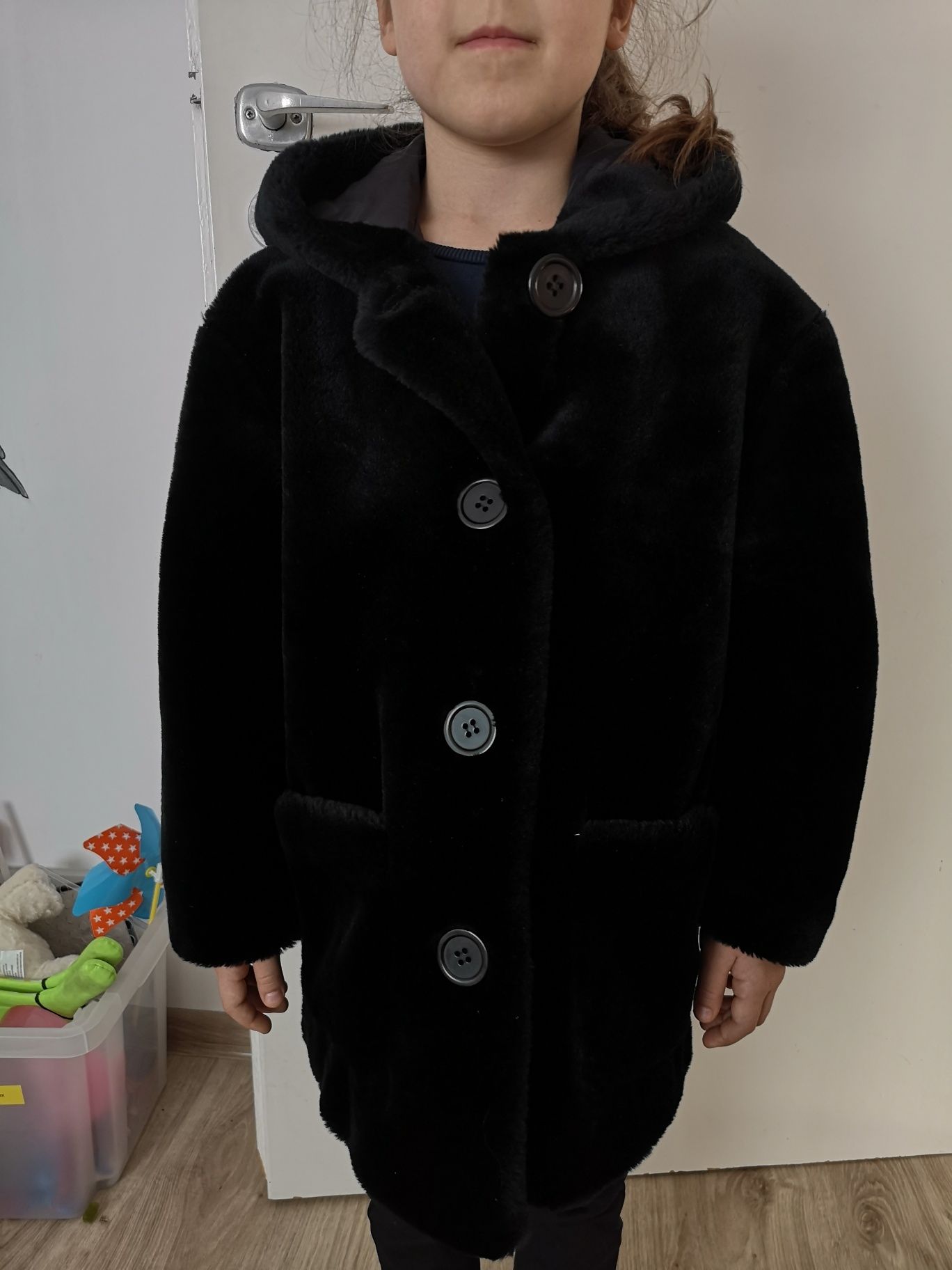 Elegancki czarny płaszczyk Dunnes Stores jesień zima 7-8 lat