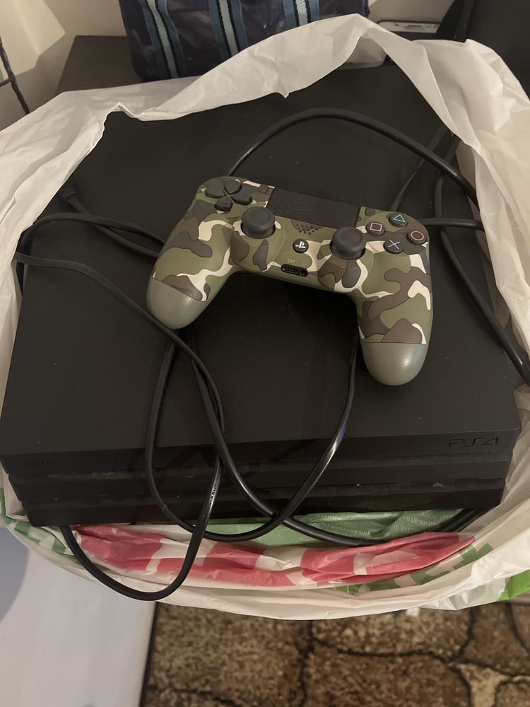 Продам PS4pro