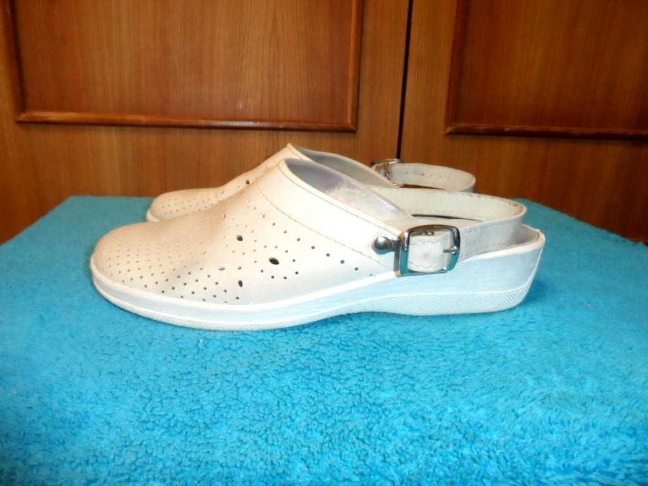 Кожаные клоги босоножки с закрытым носком мюли шлепки на низком ходу