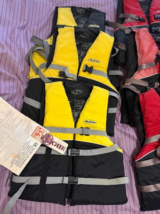 Продаю спасательные жилеты jobe buoyancy aid 50N
