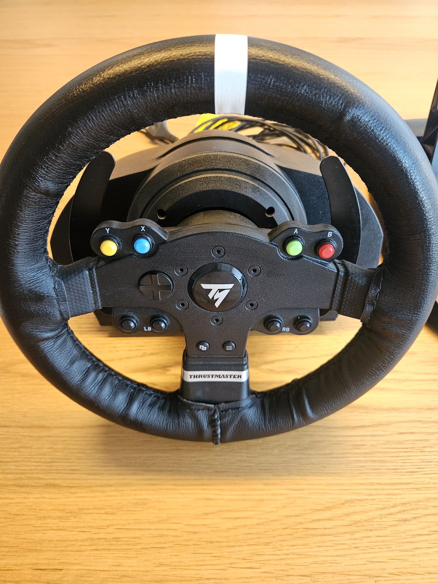 Volante thrustmaster TMX force feedback