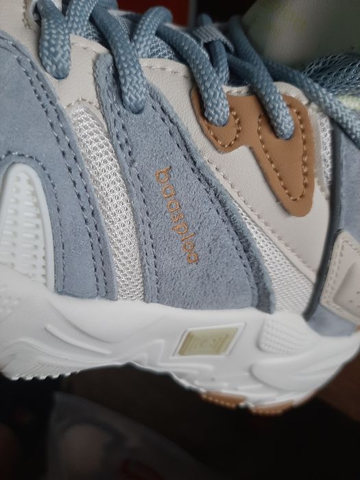 Женские кроссовки baasploa 37