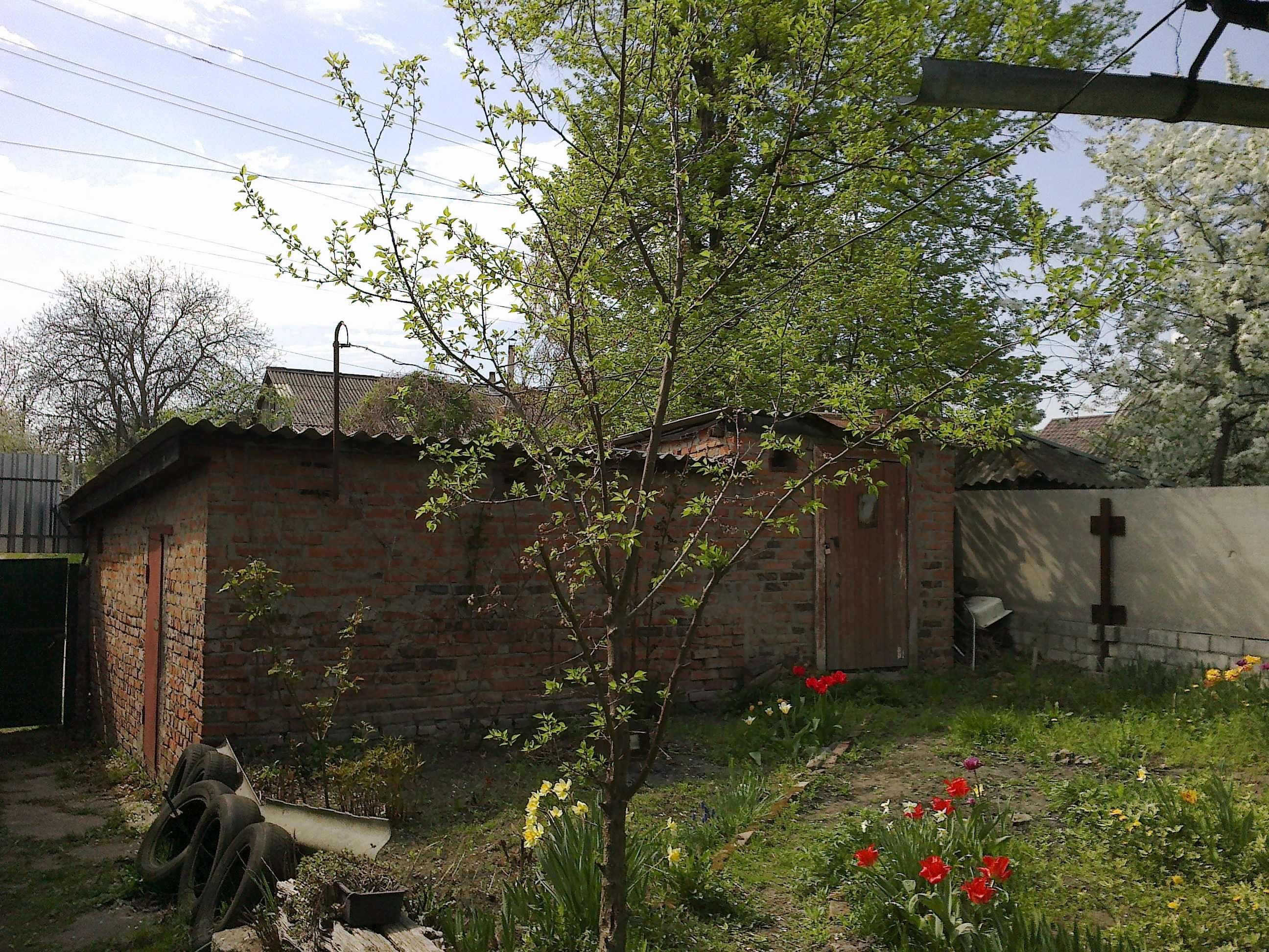 1/2ДОМА.Кирпич.60м2 ВаннаС/у в доме+ЦЕНТР.Комуник+ГАРАЖ. Отд.Двор 4сот