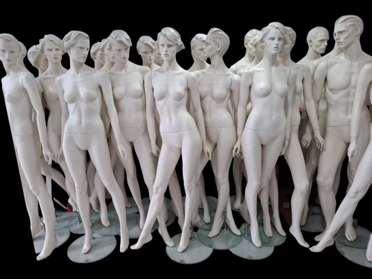Manequins de Adulto, Crianças e Expositores (NOVOS)