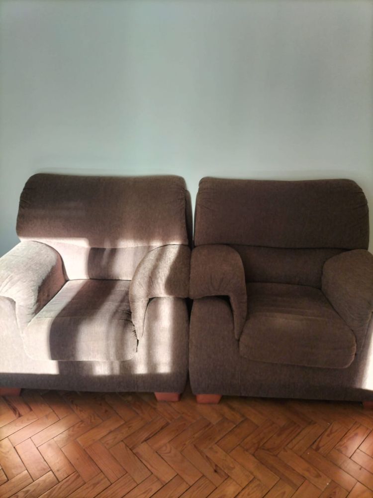 Conjunto de sofá cama e dois individuais