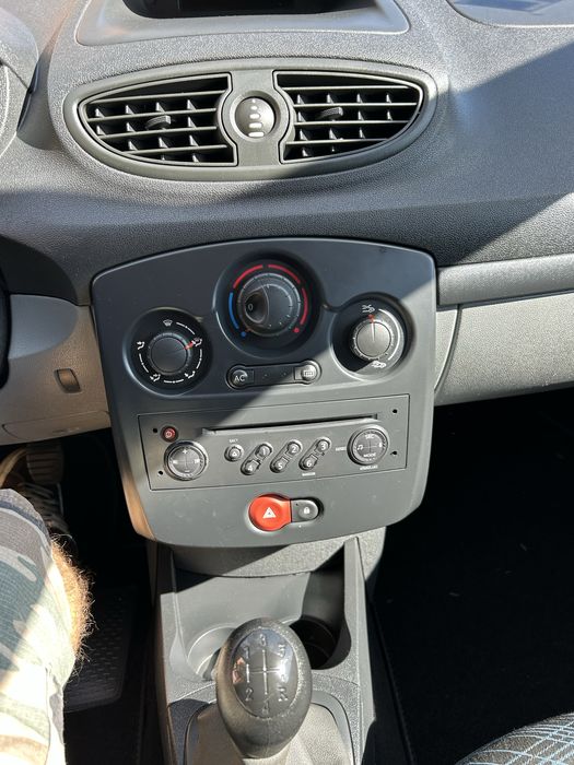 Renault clio 1.2 16 v 102 mil kms