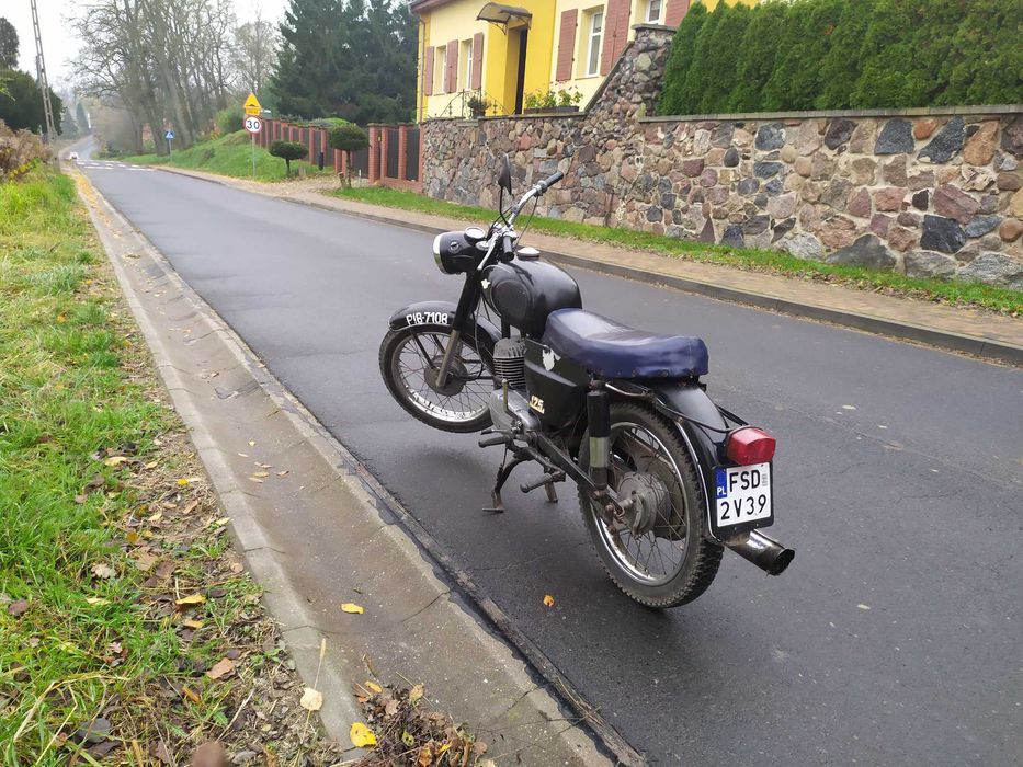 Wsk 175 zarejestrowana na biale tablice.