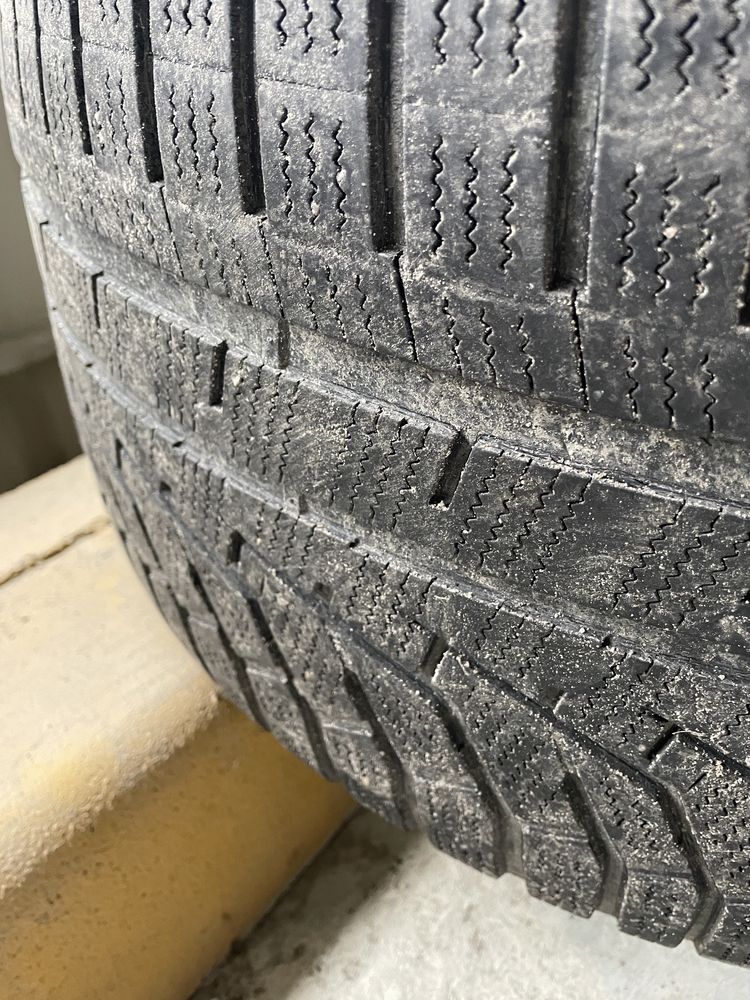 Зимова резина Hankook пара 295/40/20