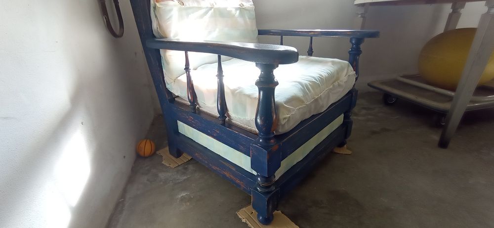 Sofá cadeirão de madeira