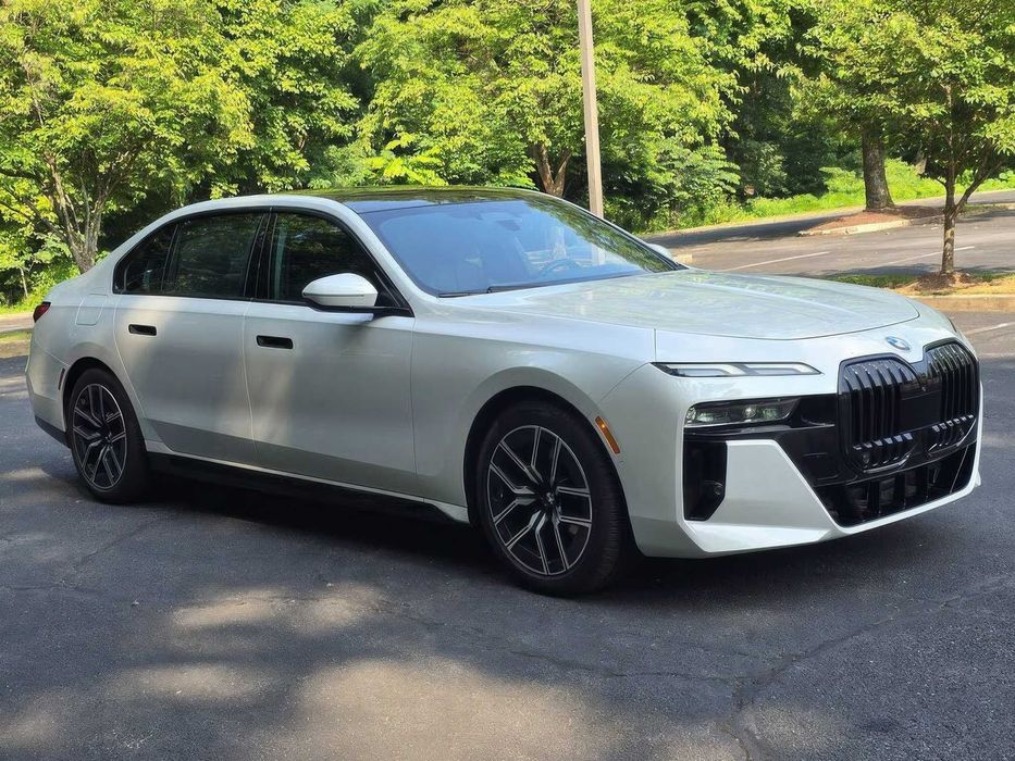 BMW 7 Series 740i      2023