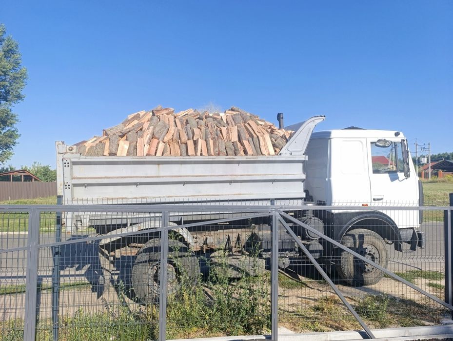 Дрова дуб граб сосна вільха.