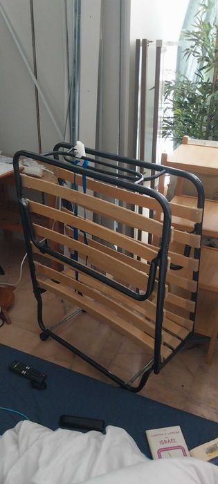 Cama dobravel de visitas sem colchao