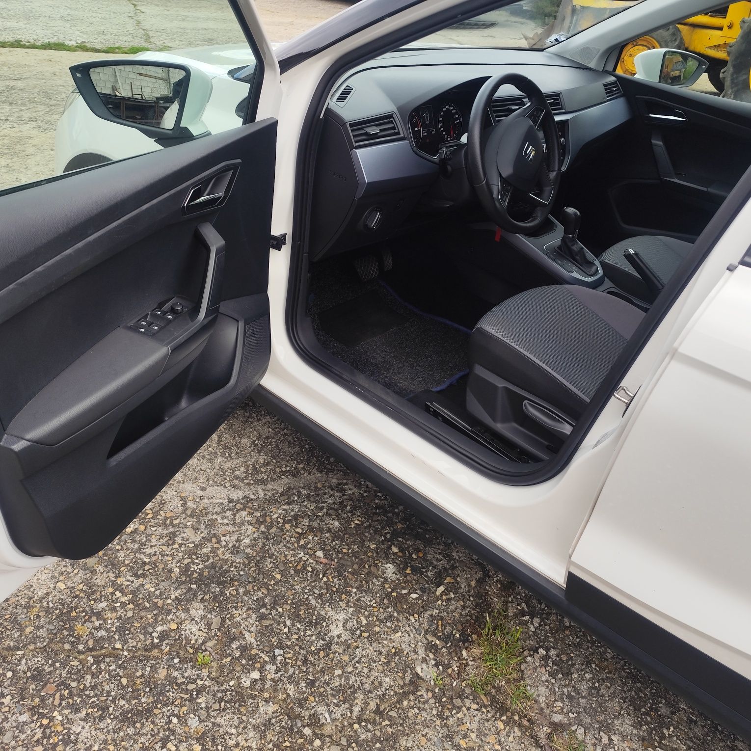Vendo SEAT Arona 1.0 tsi (Automático)