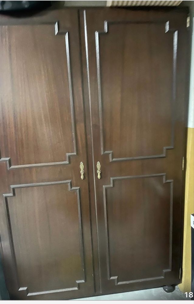 Roupeiro/ armario em madeira/ qualidade